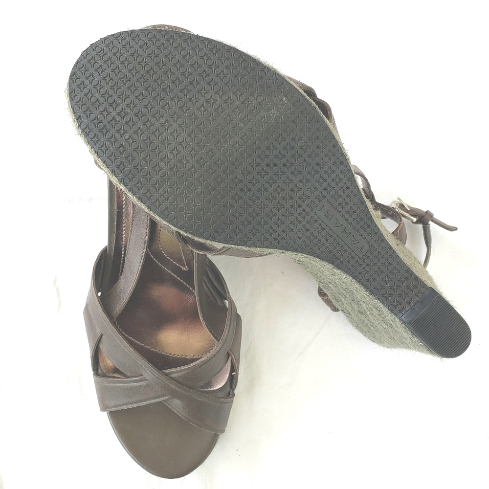 Tahari Wedges
